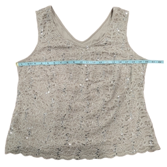 Alex Evenings Cream Lace And Silver Sequin Sleeveless Blouse. Size 1X - Picture 5 of 6